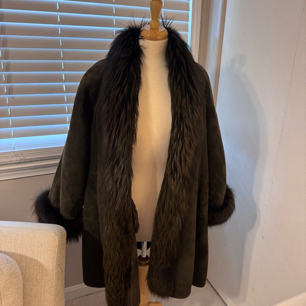 Vintage Esquire Apparel Designer dark olive green shearling sheepskin fur coat